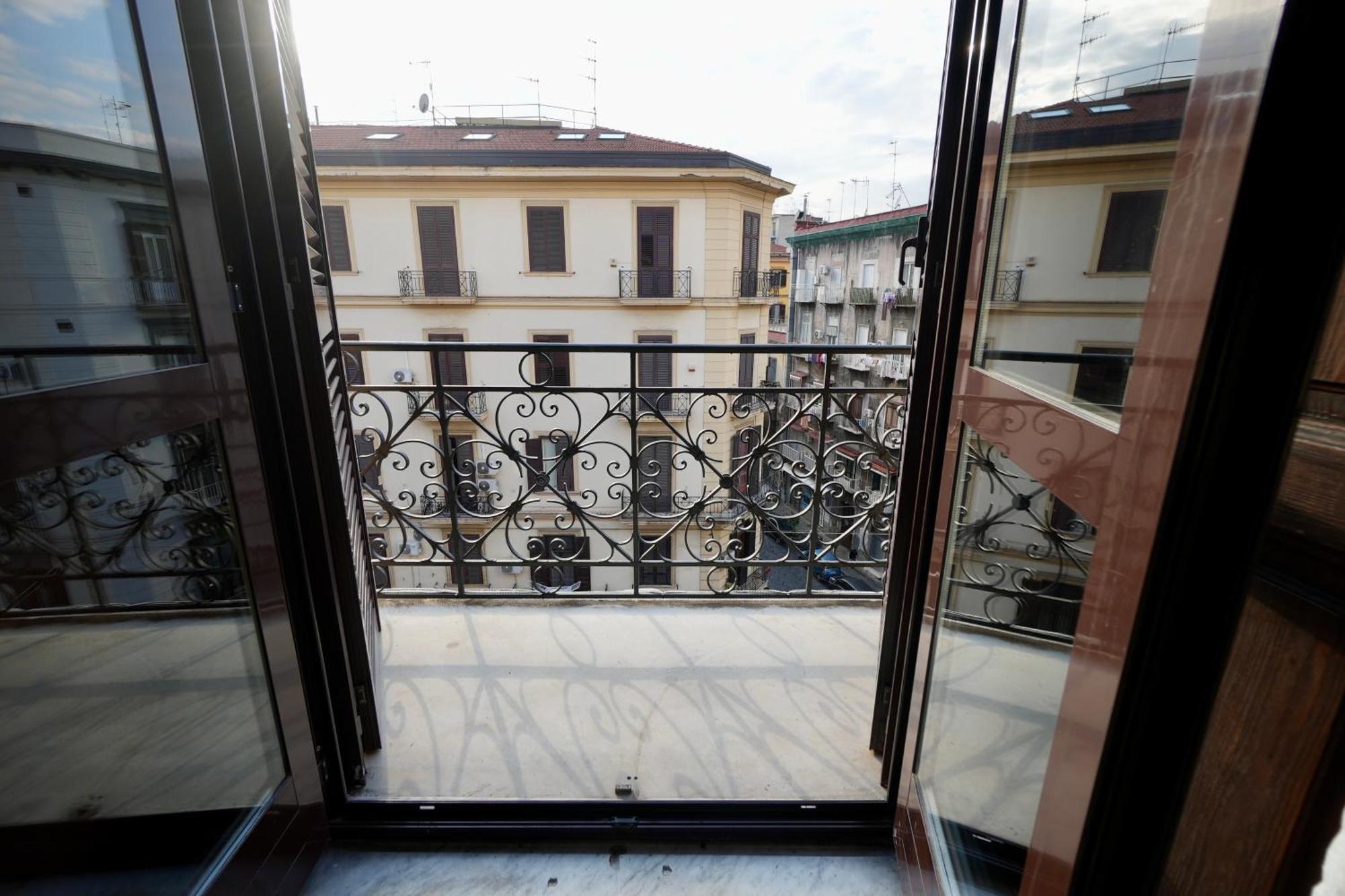 Residenza Vecchia Napoli 60 Apartment Ngoại thất bức ảnh